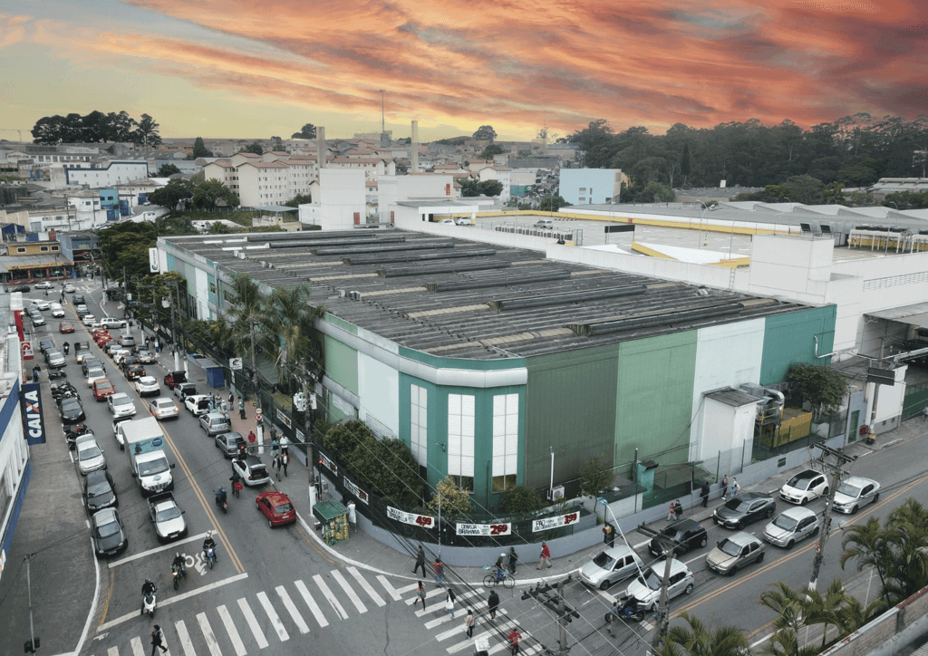 Fachada atual modernizada do Supermercado Club de Campo